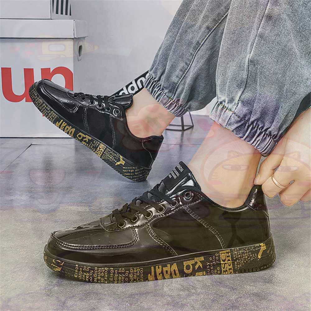 Round Foot Size 45 Sneakers Wh - Luxury Lifestyle Team recension och pris